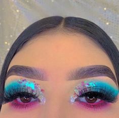 Turquoise Makeup, Masquerade Makeup, Teal Makeup, Make Carnaval, Red Lips Makeup Look, Glitter Shadow, Pink Eye Makeup, Glitter Rosa