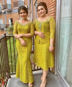 Dress Natal Brokat, Dress Brokat Modern Fashion, Atasan Brokat Modern, Dress Brokat Modern Simple, Chiffon Capelet, Model Dress Kebaya, Gaun Dress