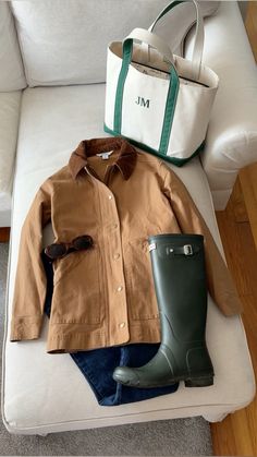 Winter Outfits Coastal, Coastal Fall Outfits, Coastal Winter Outfits, British Style Outfits, Coastal Autumn, Coastal Winter, Sloane Ranger, European Winter, Coastal Fall