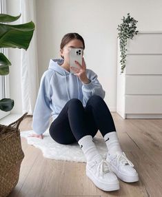 Cute Outfits With Nike Socks, Cute Sporty Outfits, Comfy Outfits Winter, Looks Pinterest, Nike Pro Leggings, Sock Outfits, Neue Outfits