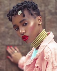 Black Hairstyles: Cropped Locs. A short style for natural hair. Click through for 21 hairstyles for natural hair of all lengths. #naturalhair #hairstyles #hairideas #dreadlocks IG: @astoldbybrittanyd Undercut Natural Hair, Style For Natural Hair, Loc Inspiration, Shaved Side Hairstyles, Edgy Haircuts, Stunning Hairstyles, Instagram Queen