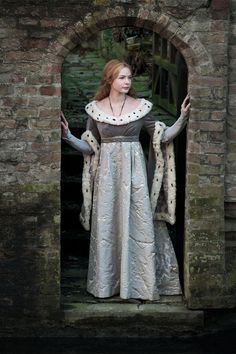 Medieval Costume, White Princess, Medieval Clothing, Medieval Dress, White Queen