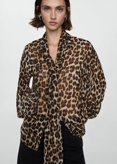 Animal Print Top Outfit, Fall Jacket Trends, Printed Top Outfit, Collarless Leather Jacket, Blouse With Collar, Work Fits, Bow Women, Flowy Fabric, Column Dress