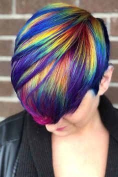 35 Hot Geode Hair Color Styles - Love Hairstyles Creative Hair Color Short, Hair Color Styles, Funky Hair Colors, Chic Short Hair, Edgy Pixie