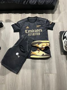 Football Jersey Outfit Mens, Outfit Streetwear, Streetwear Fits, Mens Casual Dress Outfits, Guys Clothing Styles