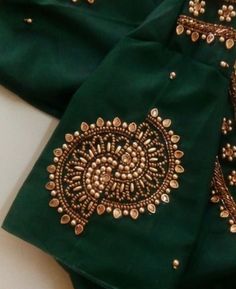 Red Paithani Blouse Designs Latest, Blouse Arie Work, Aari Work For Border Blouse, Basic Blouse Designs, Magam Work Designs, Latest Model Blouse Designs, Cutwork Blouse Designs