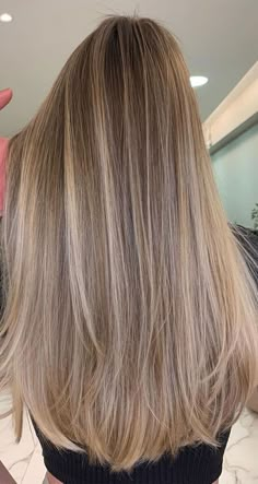 Brown Hair Inspo, Brunette Hair With Highlights, Dyed Blonde Hair, Dirty Blonde Hair, Brown Hair With Blonde Highlights, Honey Blonde Hair, Brown Hair Balayage, Dark Blonde Hair