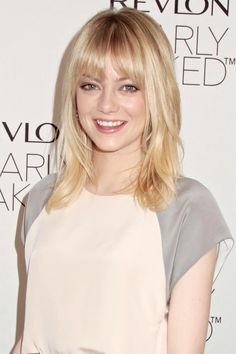 Emma Stone Hair Style File - Hairstyles And Colour (Vogue.com UK) and makeup Emma Stone Hair, Alicia Vikander, Long Layered Hair, Golden Globe, Haircuts For Long Hair, Long Straight Hair, Haircuts With Bangs, Medium Hair Cuts, Emma Stone