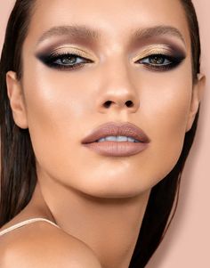 Glam Eyeshadow Palette | Natasha Denona's Neutral Shade Color Palette Blue Eyes Make Up, Neutral Glam, Natural Eyeshadow Palette, Hair Aesthetics, Glam Eyeshadow, Dramatic Smokey Eye, Nye Makeup, Makeup Before And After, Natural Eyeshadow