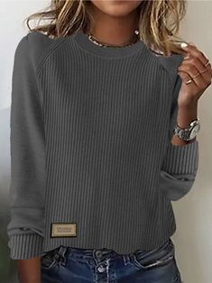 Winter Apparel Womens, Latest Fall Fashion Trends, Over 60 Fashion, Raglan Sweater, Classy Casual, Women's Sweaters, Fall Fashion Trends, Cute Sweaters