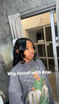 This new hairstyle has been trending on lace frontal wig installs. Its so perfect lace plucked so good and blends so naturally. Half up half down ponytail with bow.   Do you want to learn how to install wig like a pro? Click the VISIT button to go from beginner wig installer to installing wigs like the besr hairstylists.   HD LACE OR TRANSPARENT? Ponytail With Bow, Half Down Ponytail, Half Up Half Down Ponytail, Down Ponytail, Install Wig, Cute Weave Hairstyles, Wig Installs, Wig Installation