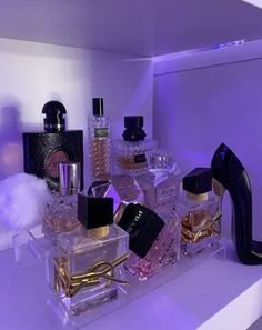 Parfum Aesthetic, Expensive Perfume, Perfume Display, Perfume Body Spray, Body Smells, Girly Room, Perfume Scents, Perfume Lover, Bath And Body Care