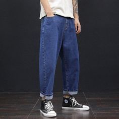 Hellboy Tattoo, Mens Fashion Retro, Jeans Streetwear, Denim Pants Mens, Ankle Length Jeans, Outfits With Converse, Blue Trousers, Long Jeans, Loose Jeans