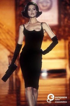 Model Icons, Shalom Harlow, Models 90s, 90s Runway, 90s Runway Fashion, Runway Fashion Couture, Mode Chanel, Rebecca Ferguson, 90s Model