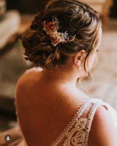 Terracotta Wedding Ceremony, Bridal Boho Hair, Flower Hair Pins Wedding, Wedding Bun, Bride Hair Pins, Autumn Bridal, Fall Wedding Hairstyles, Side Bun