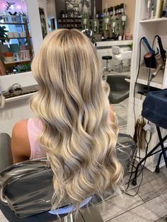 Blond Hair With Highlights Summer, Full Balyage Long Hair Blonde, Long Blonde Prom Hair, High Up Blonde Balayage, Honey Blonde Hair Platinum Highlights, Full Blonding Service, Full Teasy Lights, Hair Idea Blonde, Very Blonde Balayage On Brown Hair