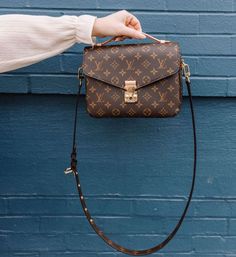 Tas Lv, Real Louis Vuitton, Estilo Madison Beer, Pochette Louis Vuitton, Sac Louis Vuitton, Buy Louis Vuitton, Soft Leather Handbags, Chloe Sevigny, Used Louis Vuitton