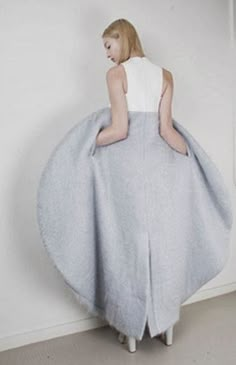 Soft Geometric Fashion - sculptural cocoon dress with 3D circular silhouette - shape & volume; wearable art // Min Kim Geometric Fashion Design Inspiration, Geometric Clothes, Volume Fashion, Skirt Folds, Volume Dress, Big Skirt, Sculpture Fashion, Silhouette Mode