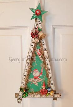 I'm a bit obessed with vintage Christmas! I love to take beautiful treasures from the past and recycle them into future heirlooms. Vintage Inspired Crafts, Vintage Christmas Crafts Diy, Chirstmas Decor, Christmas Tree Hat, Retro Christmas Decorations, Christmas Craft Ideas, Christmas Scenes