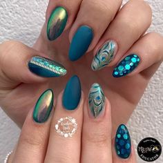 Elegant Blue, Green & Gold Peacock Nail Designs Peacock Inspired Nails, Peacock Color Nails, Green Mermaid Nails, Nail Deisgn, Blue Green Nails, Peacock Nail Designs, Feather Nail Designs, Peacock Nail Art, Theme Nails