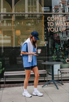 Baseball Hat Outfit, Looks Street Style, Athleisure Outfits, Outfits With Hats, Mode Inspo, Sporty Outfits, 가을 패션, Looks Style