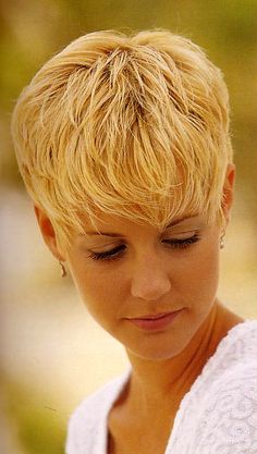 Shirt Hair Cuts, Short Haircut Ideas, Hair Front, Running With Scissors, Chic Short Hair, Blonde Pixie Hair