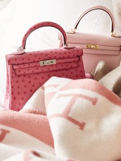 Pink Hermes Kelly Bags Pink Hermes, Kelly Bags, Mode Rose, Hermes Kelly Bag, Kelly Bag, Luxury Purses, Hermes Handbags, Balenciaga Bag, Cute Purses