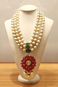 Beads Jwellary, Gold Jewelry Design, Jewellery Patterns, Artificial Jewelry, Vogue Wedding, Pearl Jewels, Pearl Necklace Designs