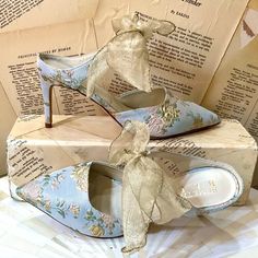 Anthropologie Something Bleu Elvie Mules Blue Floral Brocade Organza Bow Floral Brocade In Subtle Shades Of Gold Blue Green & Pink Muted Gold Organza Bow With Gold Edging New Without Box * Size: 6 Retail Price: $355.00 * 3.5"Stiletto Heel Regency Era Shoes, Gold Organza, Organza Bow, Anthropologie Shoes, Vintage Heels, Regency Era, Shades Of Gold, Stiletto Heel, Blue Floral