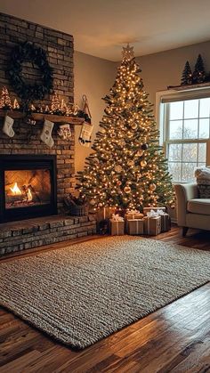 Cozy Christmas Tree Aesthetic, Christmas Tree Just Lights, Christmas Aesthetic Fireplace, Christmas Tree By Fireplace, Christmas Tree Aesthetic Cozy, Cozy Country Christmas, Rustic Livingroom, Warm Cozy Christmas, Christmas Cave