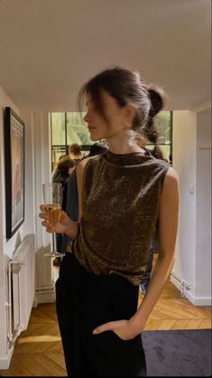 Sparkly Shirt, Dinner Party Outfits, Parisienne Chic, Outfit Ideas For Women, High Quality Clothing