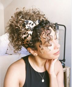 Pineapple Hairstyle, Curly Hair Up, Curly Hair Ponytail, Easy Everyday Hairstyles, Hairdos For Curly Hair, Curly Hair Inspiration, Curly Hair Tips