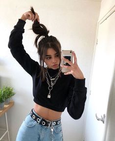 Chain Ponytail, Urban Street Fashion, Look Disco, Look Grunge, E Girl Outfits, Belt Chain, Grunge Fashion Soft, Grunge Look, Tumblr Outfits