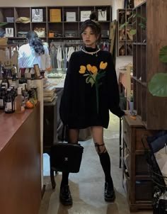 Acubi Winter Style, Japan Street Fashion Women, Peekaboo Outfit, Aesthetics Outfits, Mode Indie, Grunge Aesthetics, Aesthetic Outfit Ideas, Aesthetic Outfit, Fashion Mistakes