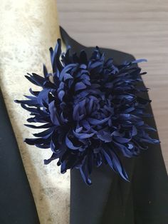 Fabric Flower Pins, Brooch Corsage, Fabric Flower Brooch, Navy Blue Flowers, Fabric Flower Tutorial, Paper Plants, Handmade Flowers Fabric, Organza Flowers, Flowers Fabric