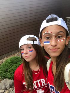 School Dots On Face, Face Paint Ideas School Spirit Dots, Spirit Dots Face Paint, Red White And Blue Dots On Face, Face Paint For Volleyball Games, Face Painting For School Spirit Day, Field Day Makeup, Home Coming Face Paint Ideas