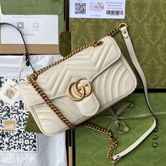 Retail Bag, Gucci Store, White Shoulder Bag, Designer Replica, Sling Bags, Branded Bags