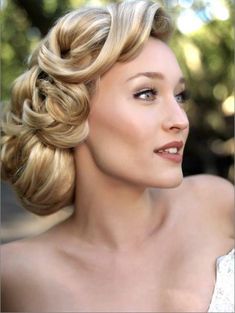 1940s Wedding Hair, Hollywood Wedding Hair, Vintage Updos, Make Up Sposa, Old Hollywood Hair, Retro Wedding Hair, Club Birthday, Couture Hairstyles, 1940s Hairstyles