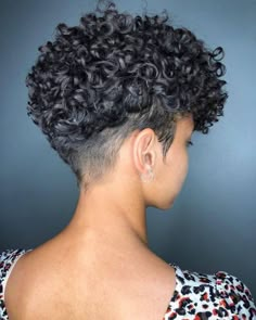 Cool Tomboy Haircuts, Short Black Hairstyles Pixies, Curly Pixie Hairstyles Over 50, Hair Lookbook, Tomboy Haircut, Tomboy Hairstyles