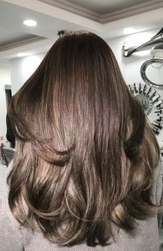 Ash Base With Ash Balayage, Autumn Hair Colour Ideas Medium Length With Curtain Bangs, Global Hair Color, Ash Balayage, Hair Colour Ideas, Autumn Hair, Colour Trends, Eye Makeup Pictures