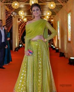 Weiß lehenga Benutzerdefinierte genähte indische Designer weiß Choli Georgette Dupatta Frauen Hochzeit Party tragen ethnischen Kleid Maßanfertigung Lenga 3 Priya Prakash, Lehenga Choli Designs, White Lehenga, Indian Outfits Lehenga, Wedding Party Wear, Georgette Dupatta, Blouse Designs Indian, Long Dress Design, Choli Designs