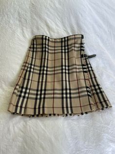 Girls Burberry Size Age 6/7 Pleated Skirt Wool. Please see photos for measurements Burberry Aesthetic, Coquette Fits, Burberry Skirt, Skirt Wool, Winter Closet, Fall 24, Fame Dr, Plaid Skirt, Virtual Closet