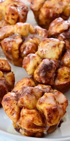 pull apart cinnamon rolls on a plate Pull Apart Cinnamon Rolls, Cinnamon Rolls Pumpkin, Easy Pumpkin Cinnamon Rolls, Easy Fall Breakfast, Pillsbury Cinnamon Rolls, Savory Pumpkin Recipes, Pumpkin Spice Recipe, Pumpkin Cinnamon Rolls, Fall Breakfast