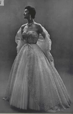 Wedding Dress Fantasy, 1940's Fashion, Vintage Hollywood Glamour, Christian Dior Fashion, Dior Fashion