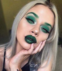 Saint Patricks Day Makeup, Fantasy Make-up, Day Makeup Looks, Green Makeup, Green Eyeshadow, Holiday Makeup