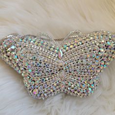 Butterfly Luxury Clutch Purse/Bag Dazzling Silver. Can Be Used For Dinner Party, Wedding Or Any Occasion Butterfly Purse Handbags, Butterfly Purse, Pearl Clutch Bag, Sparkly Purse, Dinner Party Wedding, Bling Purses, Tan Leather Handbags, Disney Princess Tattoo, Crystal Purse