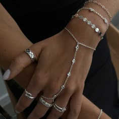 The Afterglow Hand Chain is the perfect accessory to take your style to the next level. This bezel stone hand chain will have you channeling your inner Hailey Bieber vibes in no time! So rock the look and watch your style glow! Chunky Silver Jewellery, Xoxo Jewelry, Hand Chain Jewelry, Hand Chain Bracelet, Hand Bracelet, Classy Jewelry, Stacked Jewelry, Hand Chain, Jewelry Lookbook