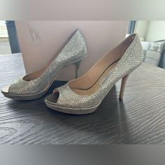 Jimmy Choo Luna Open-Toed Pump In Champagne Glitter, Size 37. Worn Twice. Comfortable, Beautiful Shoe! Jimmy Choo Shoes, Beautiful Shoes, Jimmy Choo, Shoes Women Heels, Silver Gold, Shoes Heels, Glitter, Pumps, Women Shoes