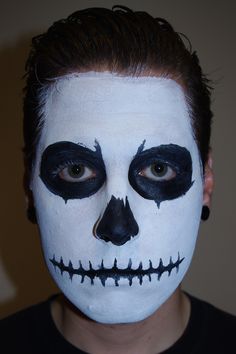 #halloweenmakeup #fxmakeup #horrormakeup #scarymakeup #horror #makeup https://www.instagram.com/watermanshairproducts Simple Skeleton Face Paint, White Face Paint Ideas, Vodka Jelly Shots, Black And White Face Paint, Vodka Jelly, Skull Face Painting, Grunge Eye Makeup, Easy Halloween Face Painting