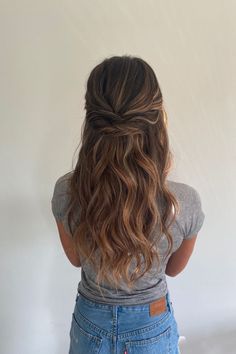 Gorgeous braided ponytail hairstyle ideas | Trendy hairstyle ideas Light Brown Hair Styles, Brown Hair Styles, Grad Hairstyles, Rambut Brunette, Simple Prom Hair, Guest Hair